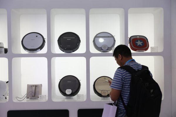 粤有钱 扫地机器人厂商寻找增量，具身智能是一个好答案吗？