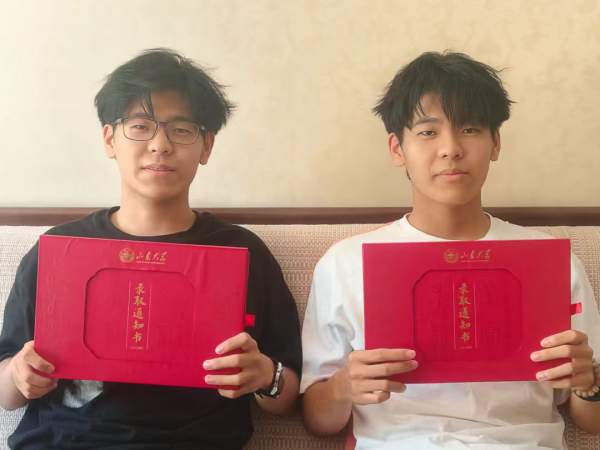 诚信优配 山东一对双胞胎兄弟高考同分，考入山东大学同一专业！一家五口都是“山大人”