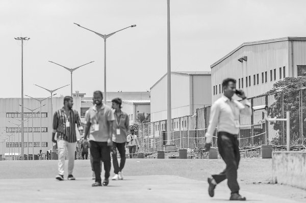 股利网 富士康被爆从印度召回数百大陆员工